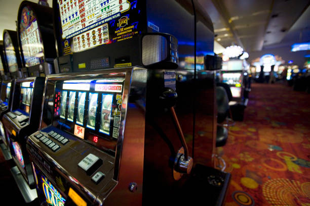 yamahatoto mobile app interface showing live dealer table on phone screen